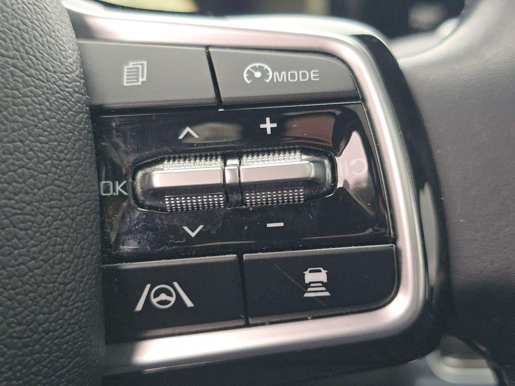 used 2023 Kia Sorento car, priced at $25,978