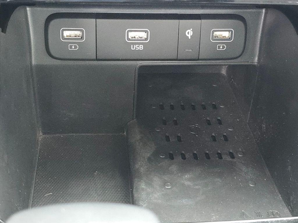 used 2023 Kia Sorento car, priced at $25,978