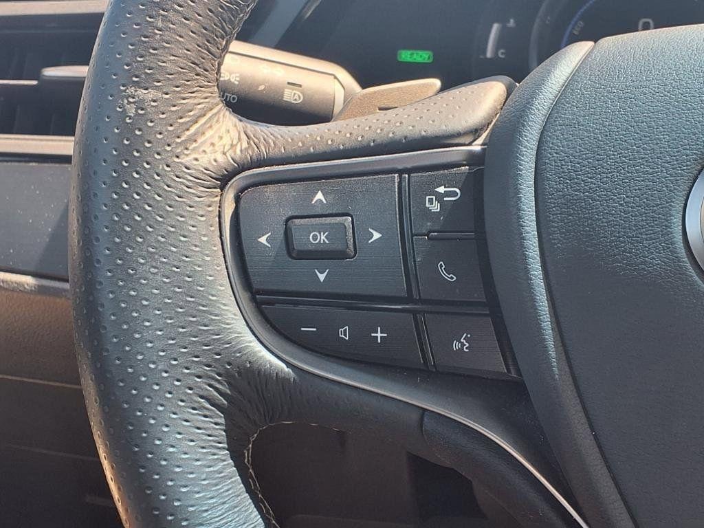 used 2022 Lexus ES 300h car, priced at $35,408