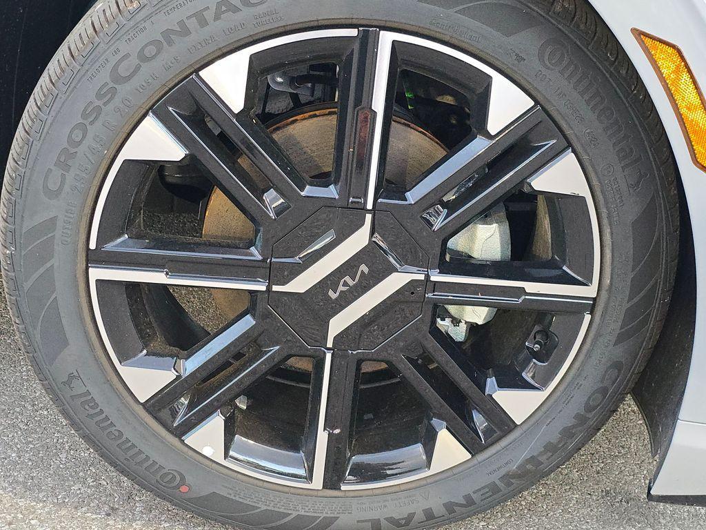 new 2025 Kia EV6 car, priced at $45,943