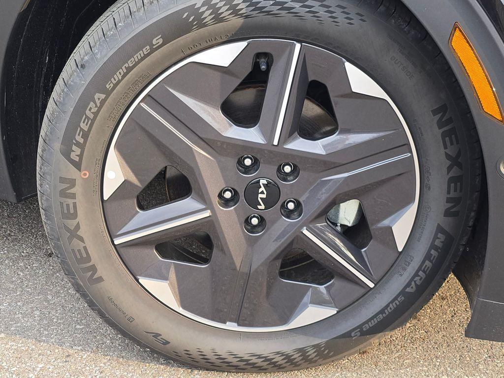 new 2025 Kia EV6 car, priced at $39,195