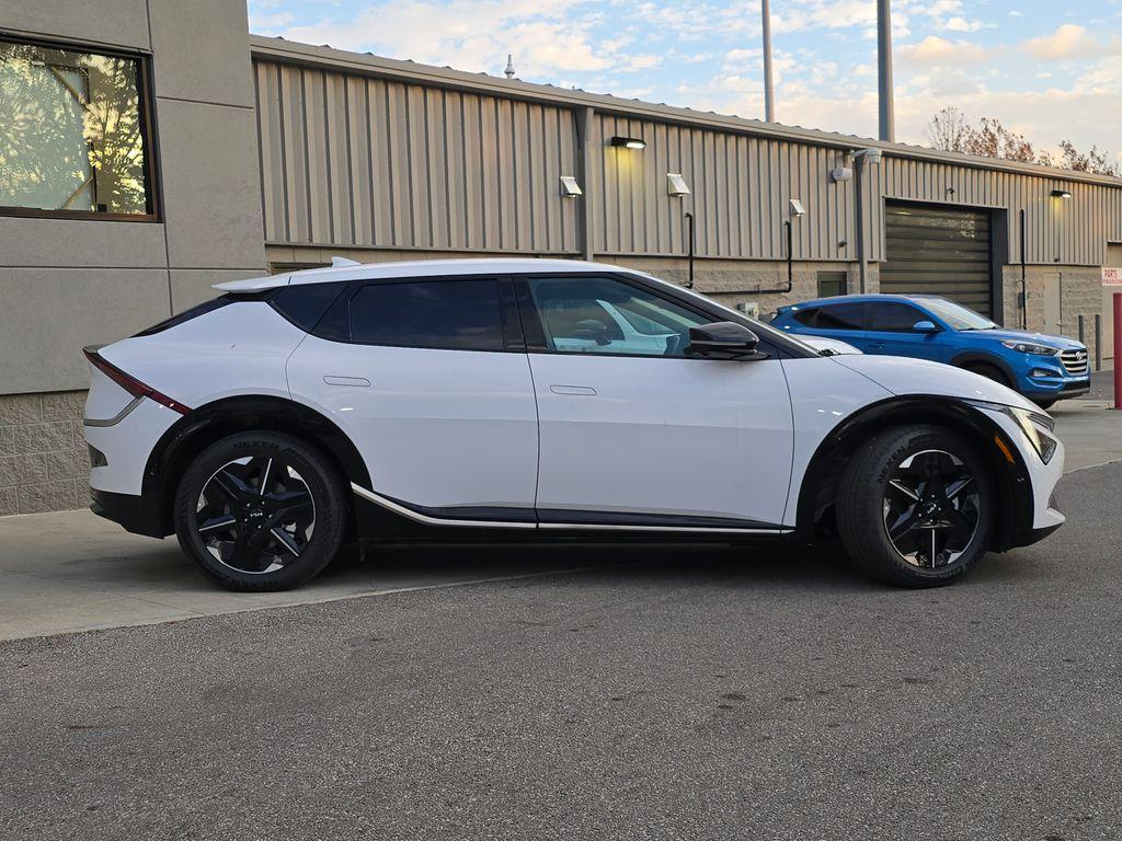 new 2025 Kia EV6 car, priced at $42,075
