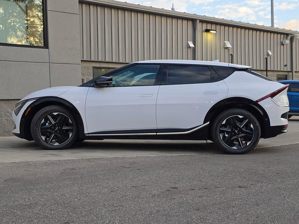 new 2025 Kia EV6 car, priced at $42,075