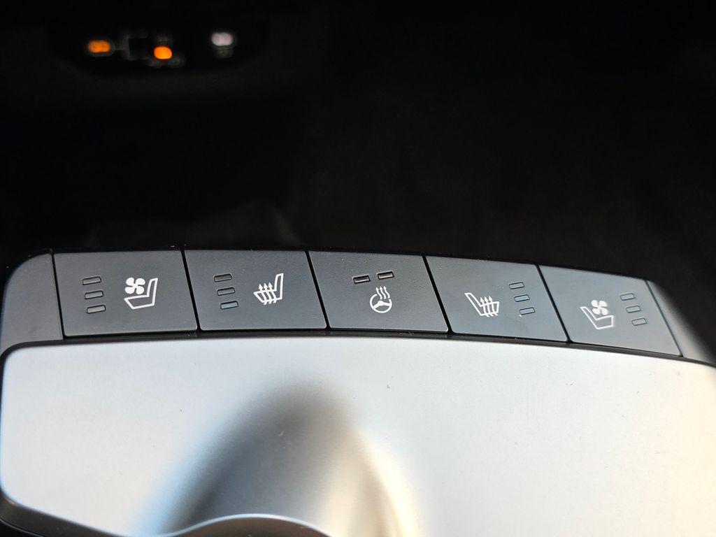 new 2025 Kia EV6 car, priced at $42,075