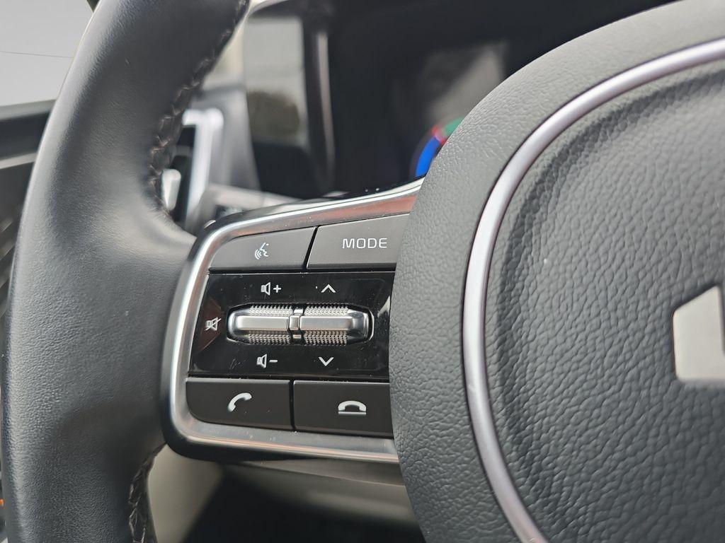 used 2024 Kia Sorento Hybrid car, priced at $29,920