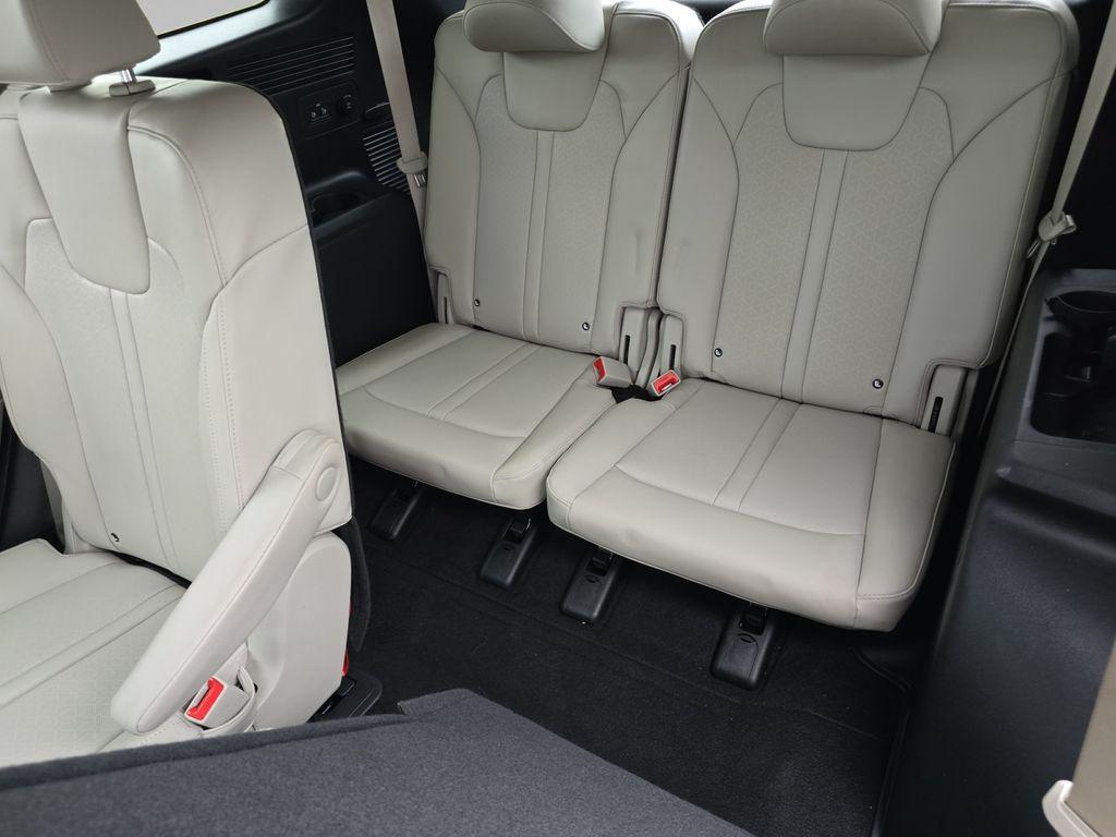 used 2024 Kia Sorento Hybrid car, priced at $29,920