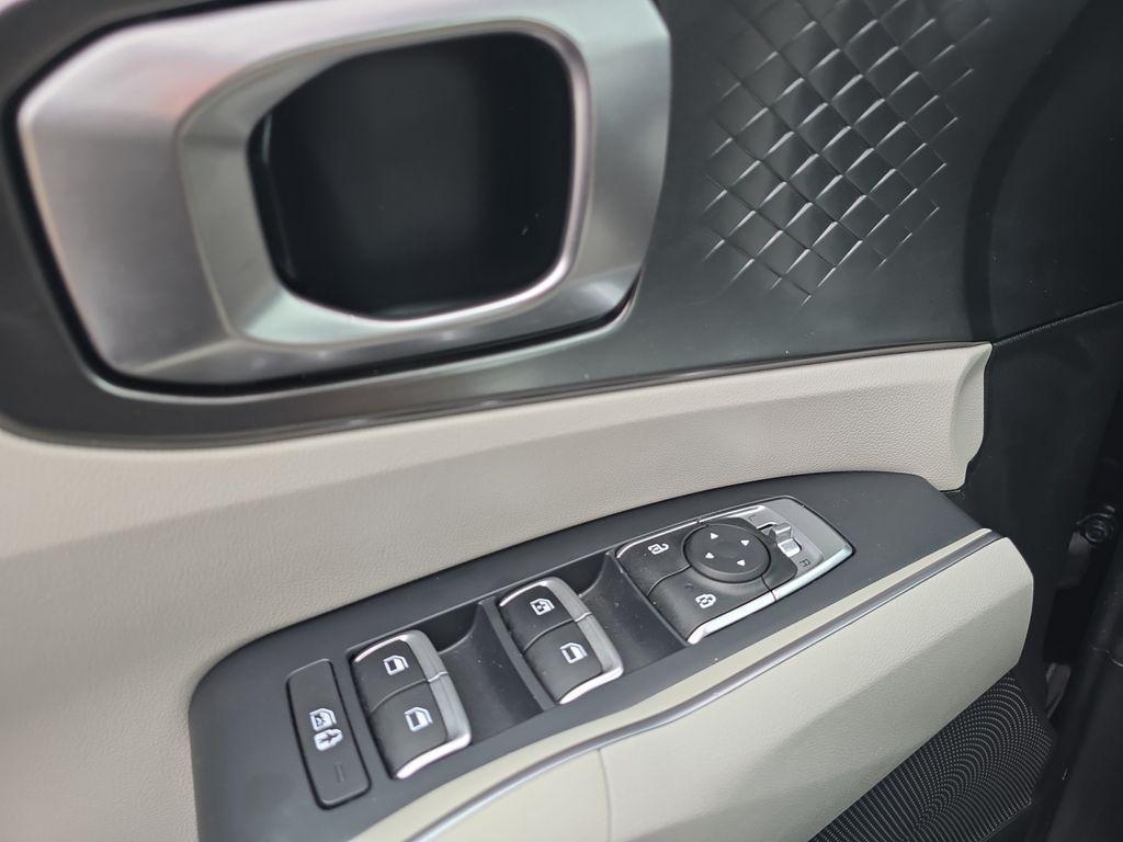 used 2024 Kia Sorento Hybrid car, priced at $29,920