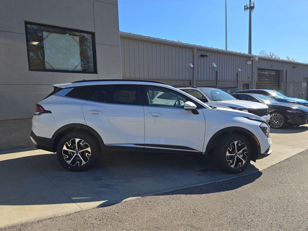 new 2025 Kia Sportage Hybrid car, priced at $30,421
