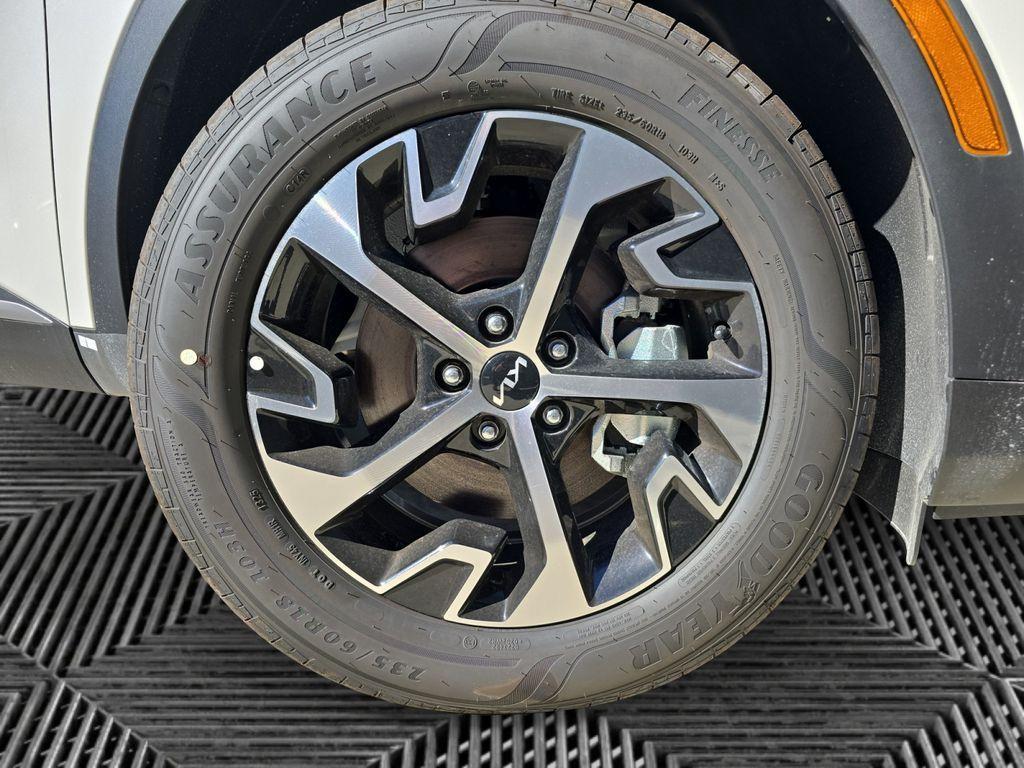 new 2025 Kia Sportage Hybrid car, priced at $30,421