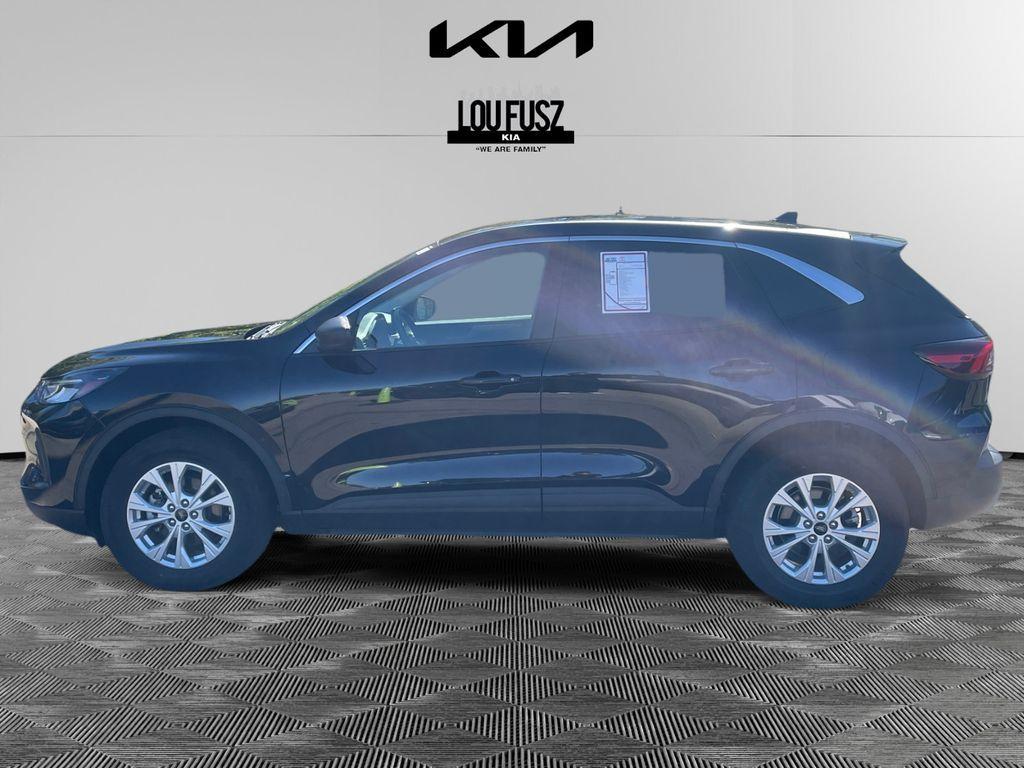 used 2023 Ford Escape car, priced at $21,655