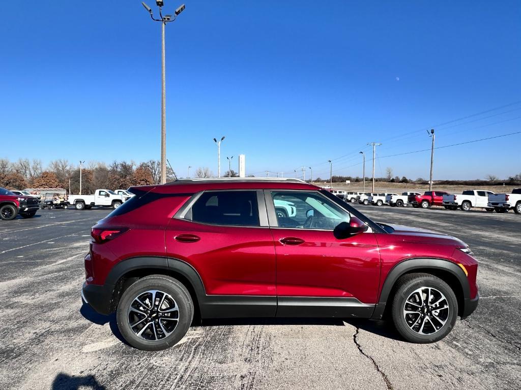 new 2025 Chevrolet TrailBlazer car, priced at $28,033