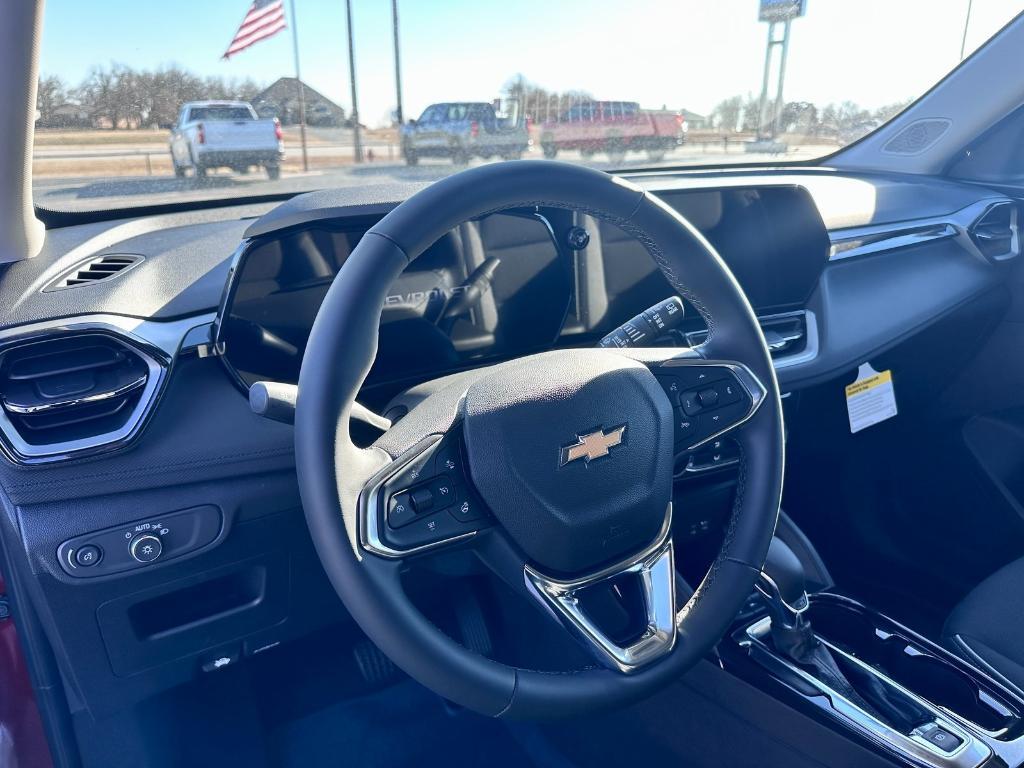 new 2025 Chevrolet TrailBlazer car, priced at $28,033