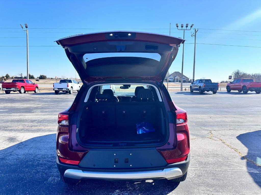 new 2025 Chevrolet TrailBlazer car, priced at $28,033