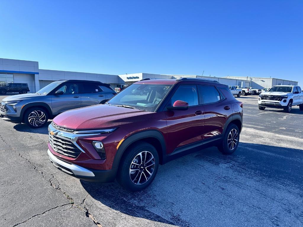 new 2025 Chevrolet TrailBlazer car, priced at $28,033