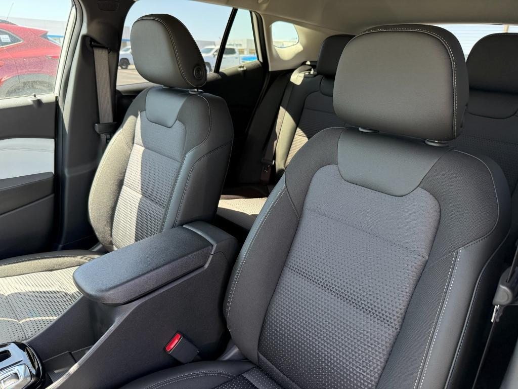 new 2025 Chevrolet Trax car, priced at $24,924