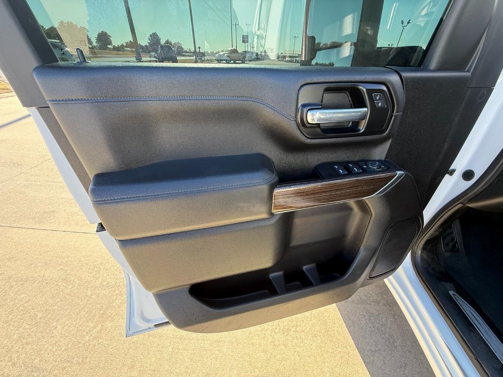 used 2021 Chevrolet Silverado 2500 car, priced at $38,264