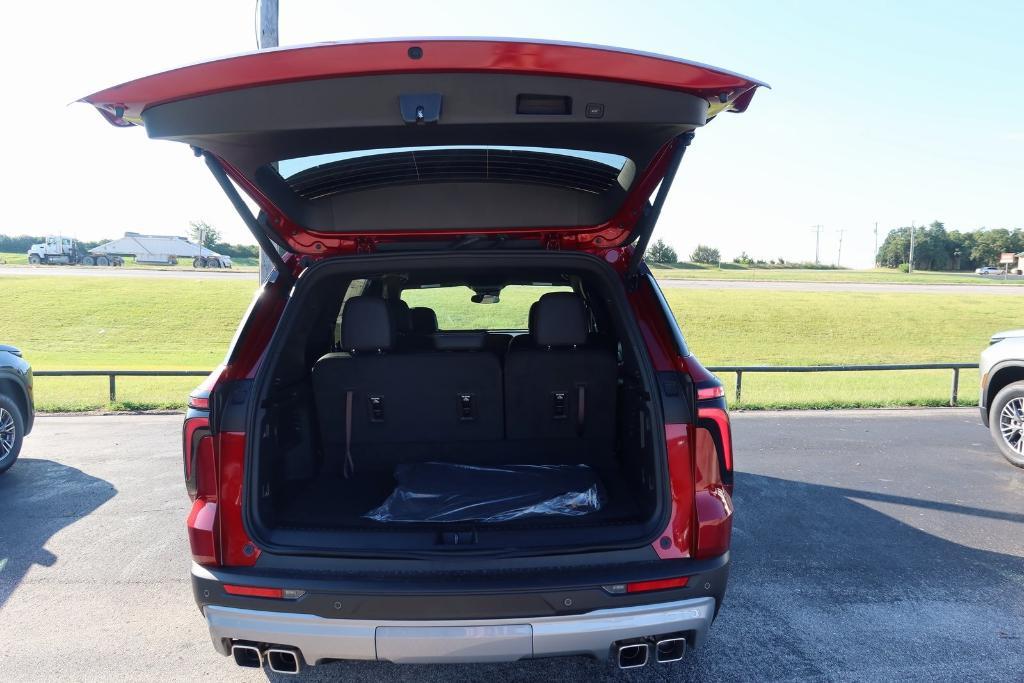 new 2025 Chevrolet Traverse car, priced at $43,291