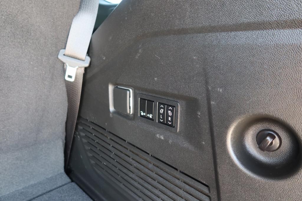 used 2021 GMC Yukon car, priced at $46,915
