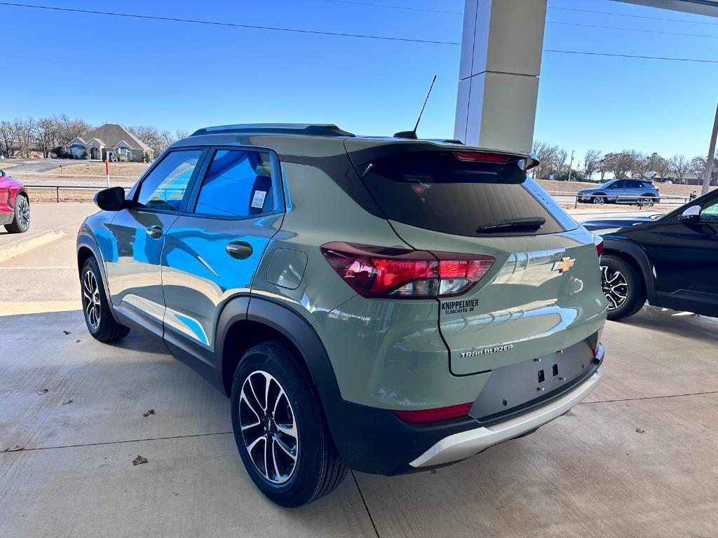 new 2025 Chevrolet TrailBlazer car, priced at $28,033