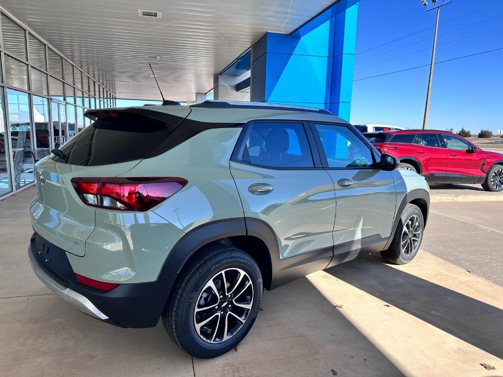 new 2025 Chevrolet TrailBlazer car, priced at $28,033