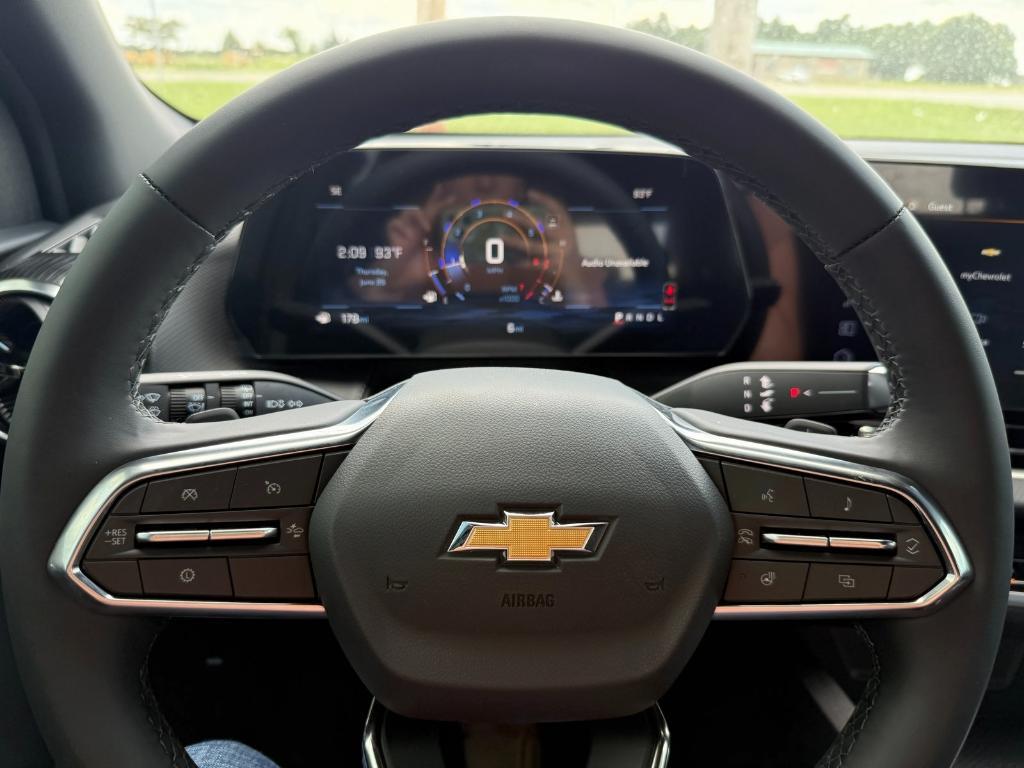 new 2026 Chevrolet Equinox car, priced at $31,817