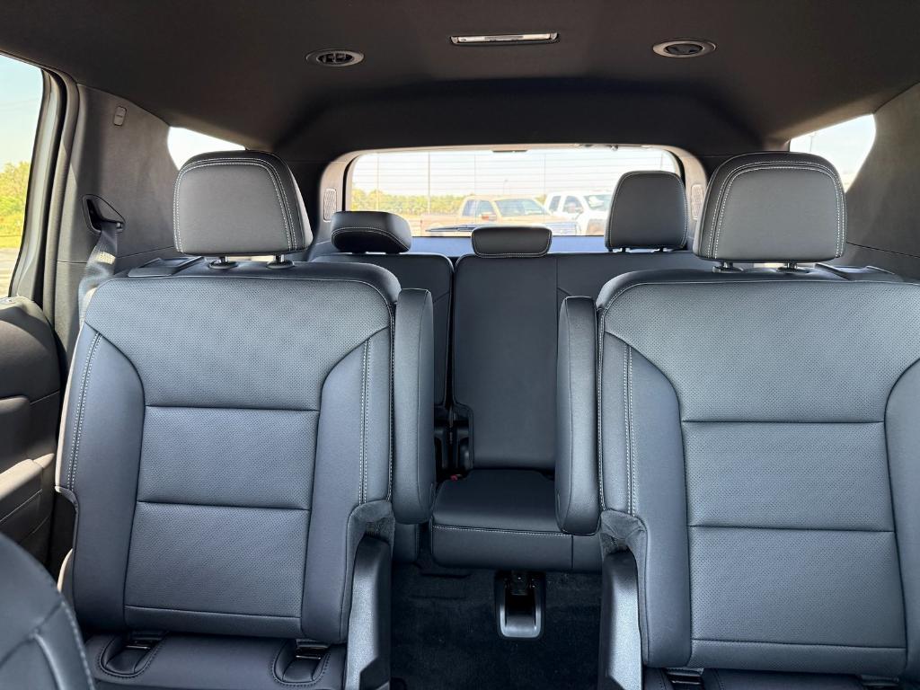new 2026 Chevrolet Traverse car, priced at $45,275
