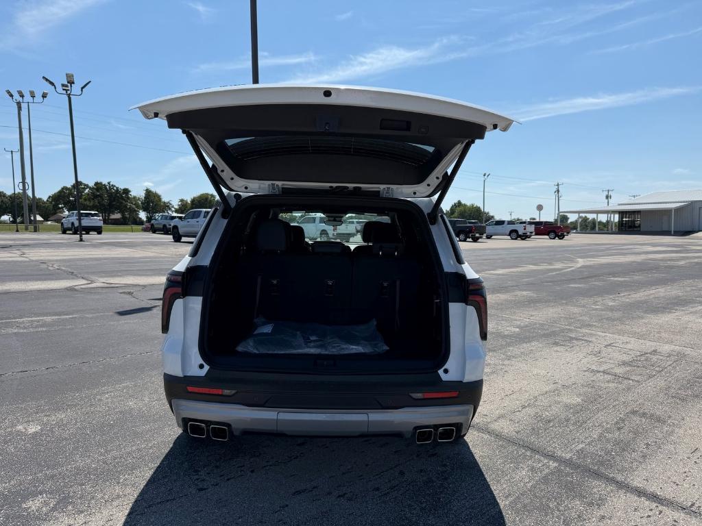 new 2026 Chevrolet Traverse car, priced at $45,275