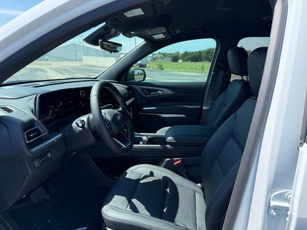 new 2026 Chevrolet Traverse car, priced at $45,275