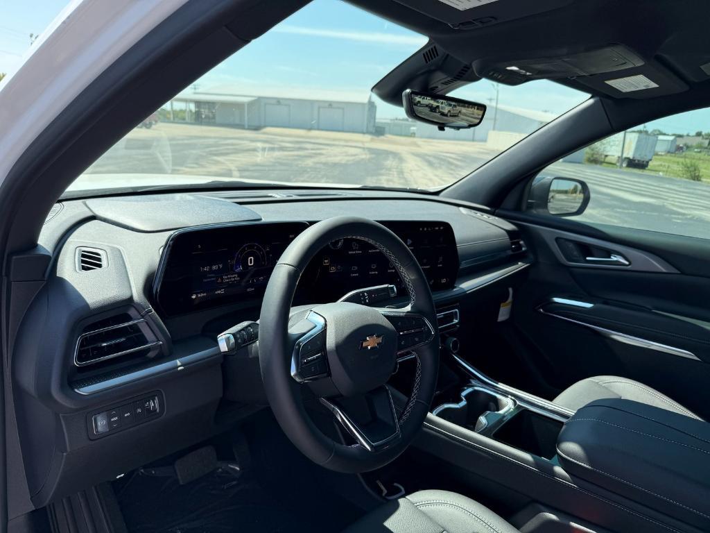 new 2026 Chevrolet Traverse car, priced at $45,275