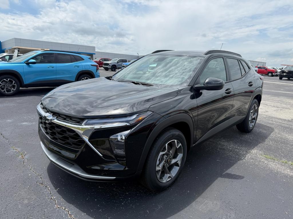 new 2025 Chevrolet Trax car, priced at $25,910