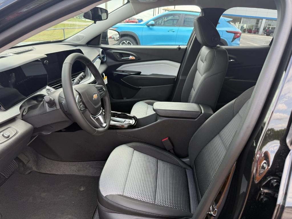 new 2025 Chevrolet Trax car, priced at $25,910