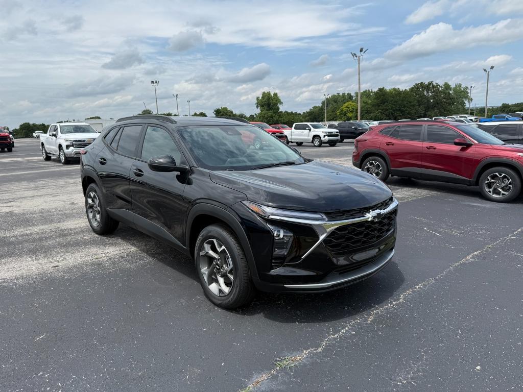 new 2025 Chevrolet Trax car, priced at $25,910