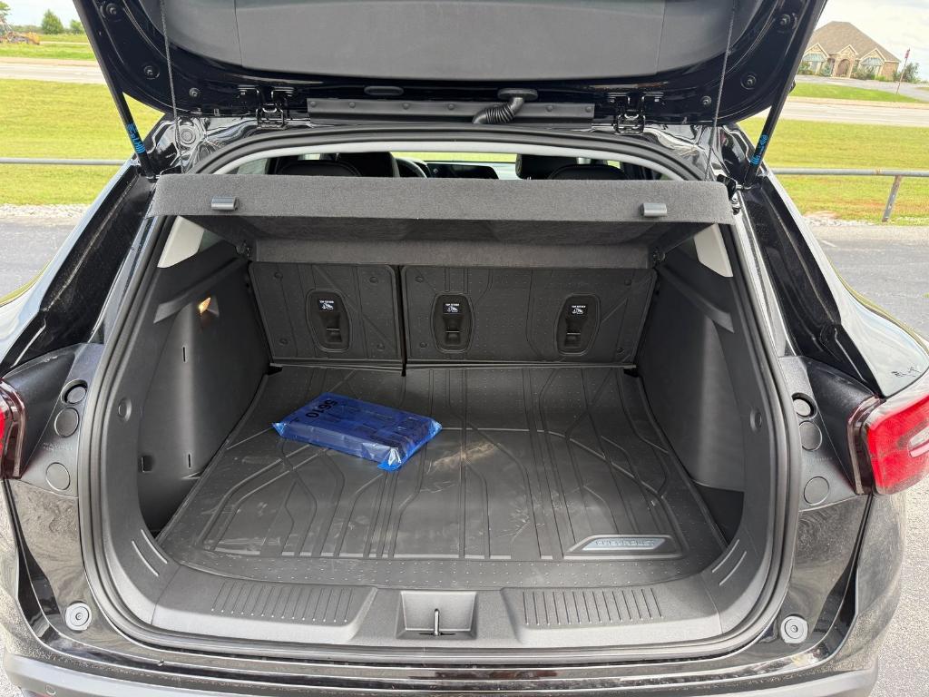new 2025 Chevrolet Trax car, priced at $25,910