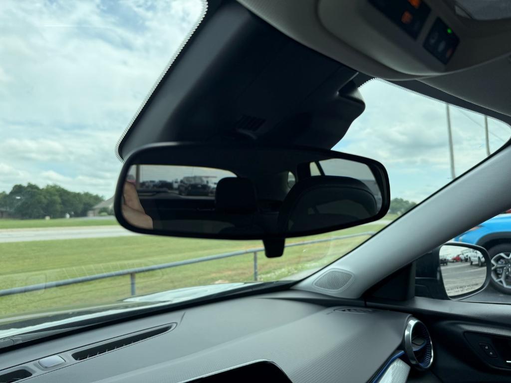 new 2025 Chevrolet Trax car, priced at $25,910