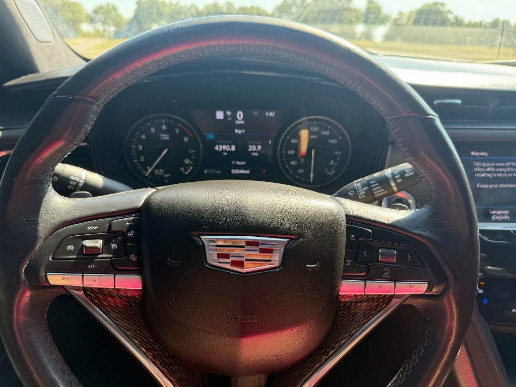 used 2020 Cadillac XT6 car, priced at $23,939