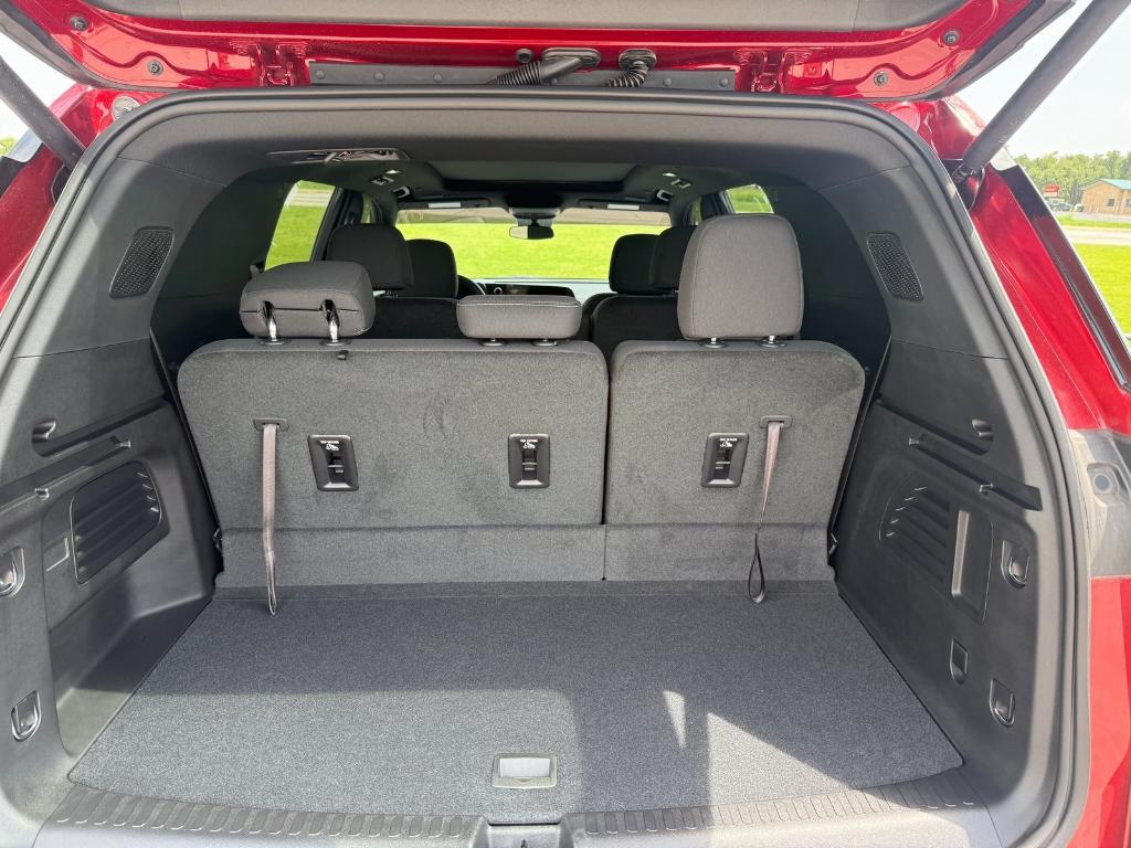 new 2025 Chevrolet Traverse car, priced at $45,590