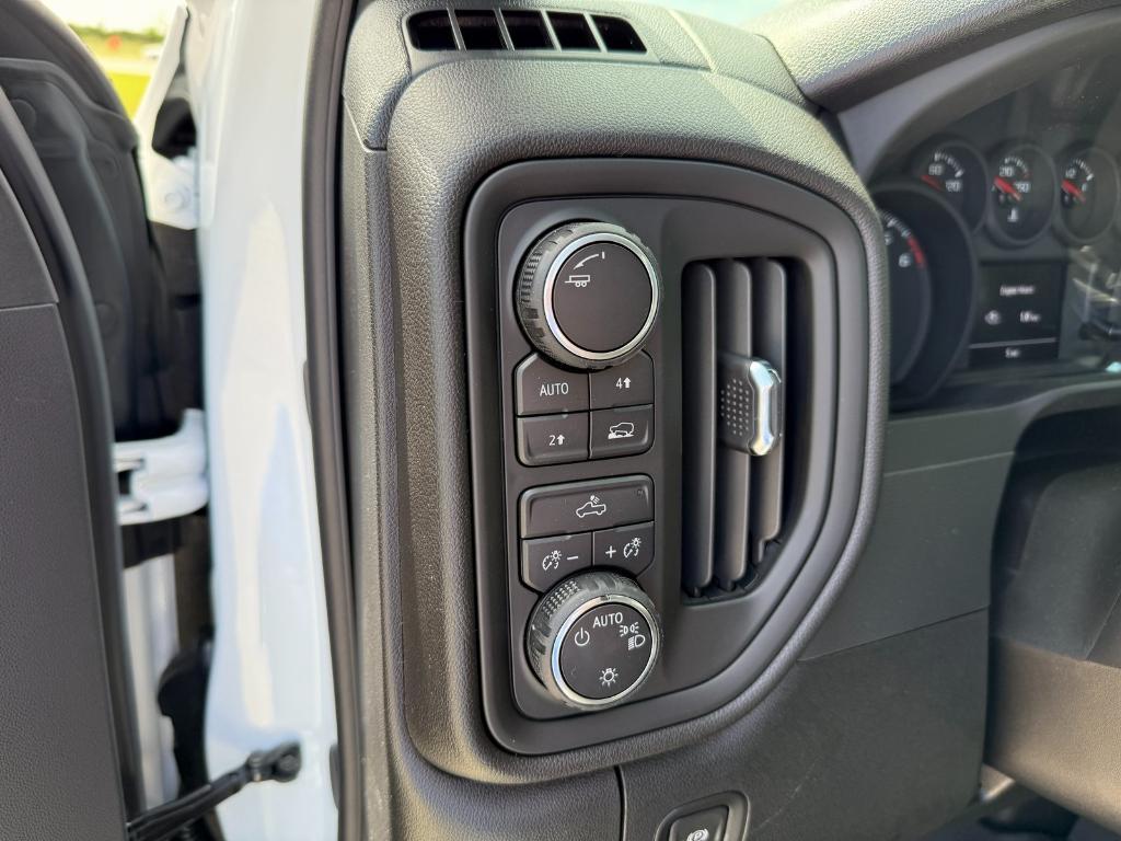 new 2025 Chevrolet Silverado 1500 car, priced at $45,154