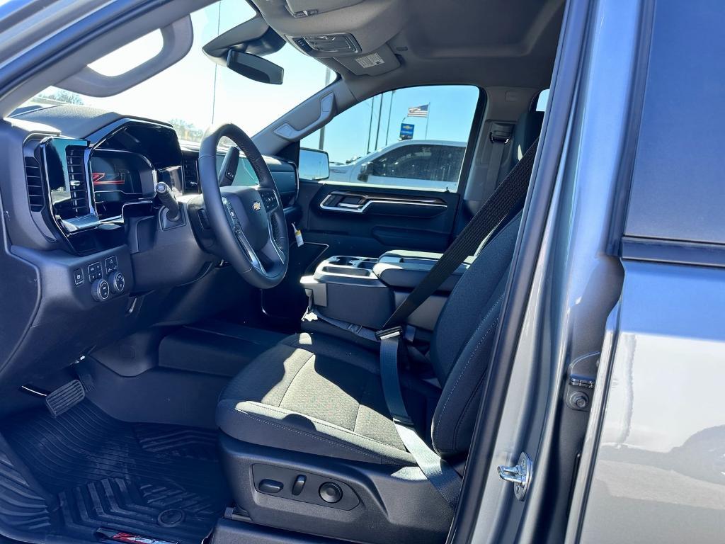 new 2025 Chevrolet Silverado 1500 car, priced at $53,539