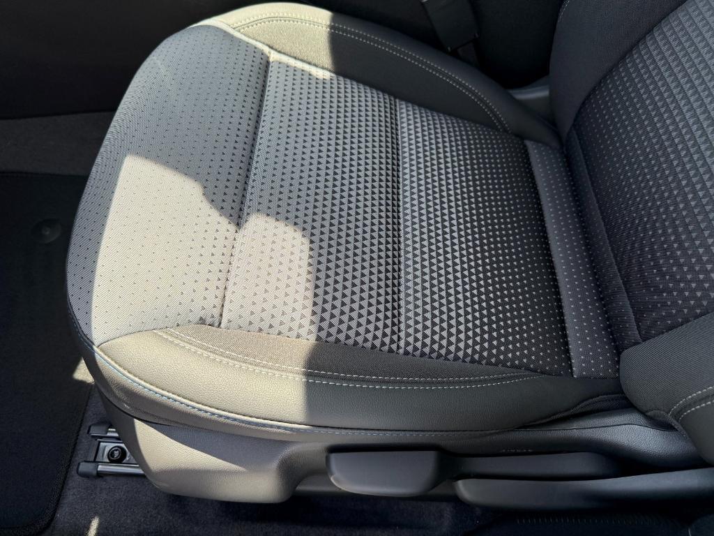 new 2025 Chevrolet Trax car, priced at $25,727
