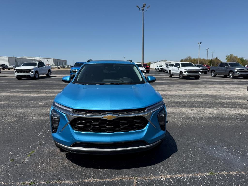 new 2025 Chevrolet Trax car, priced at $25,727