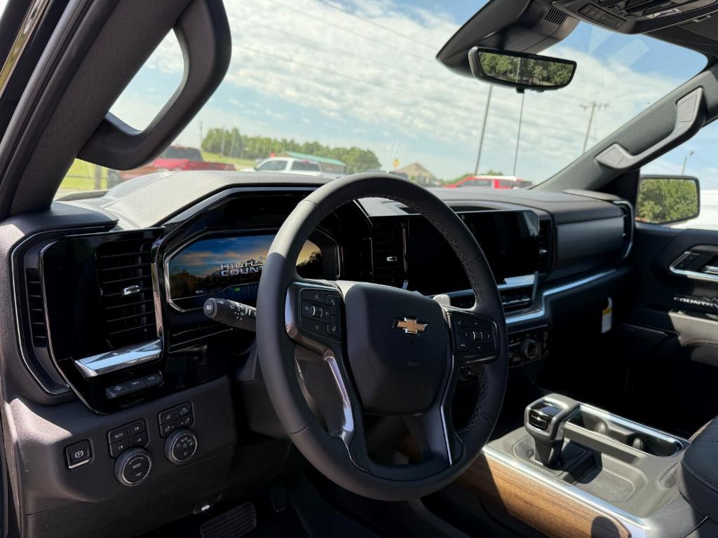 new 2025 Chevrolet Silverado 1500 car, priced at $70,305