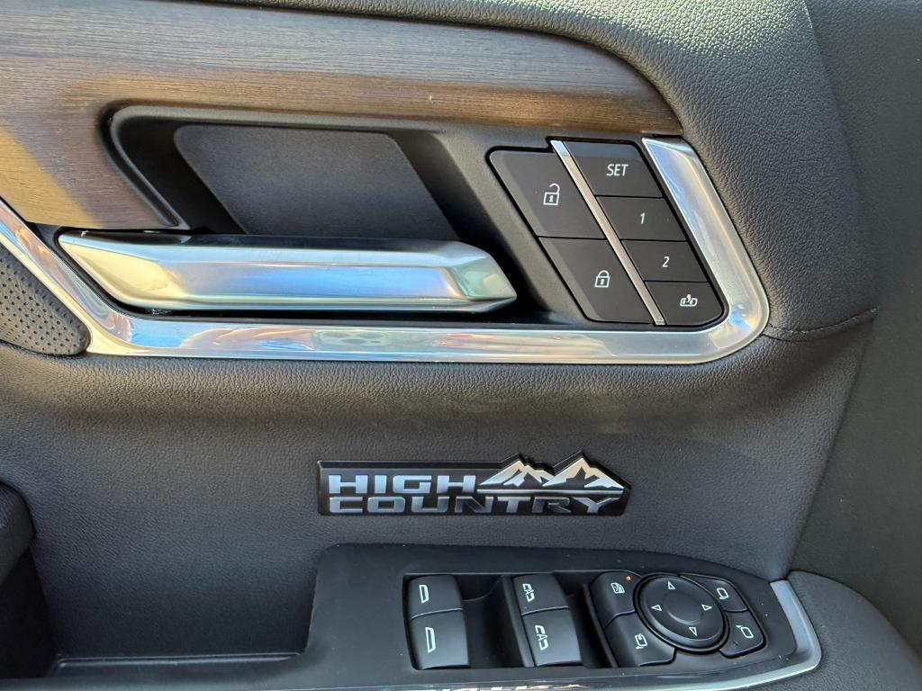 new 2025 Chevrolet Silverado 1500 car, priced at $70,305