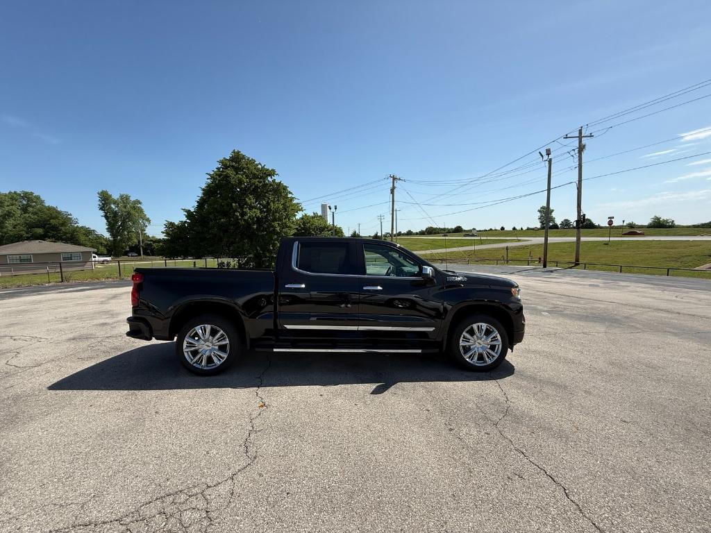 new 2025 Chevrolet Silverado 1500 car, priced at $70,305