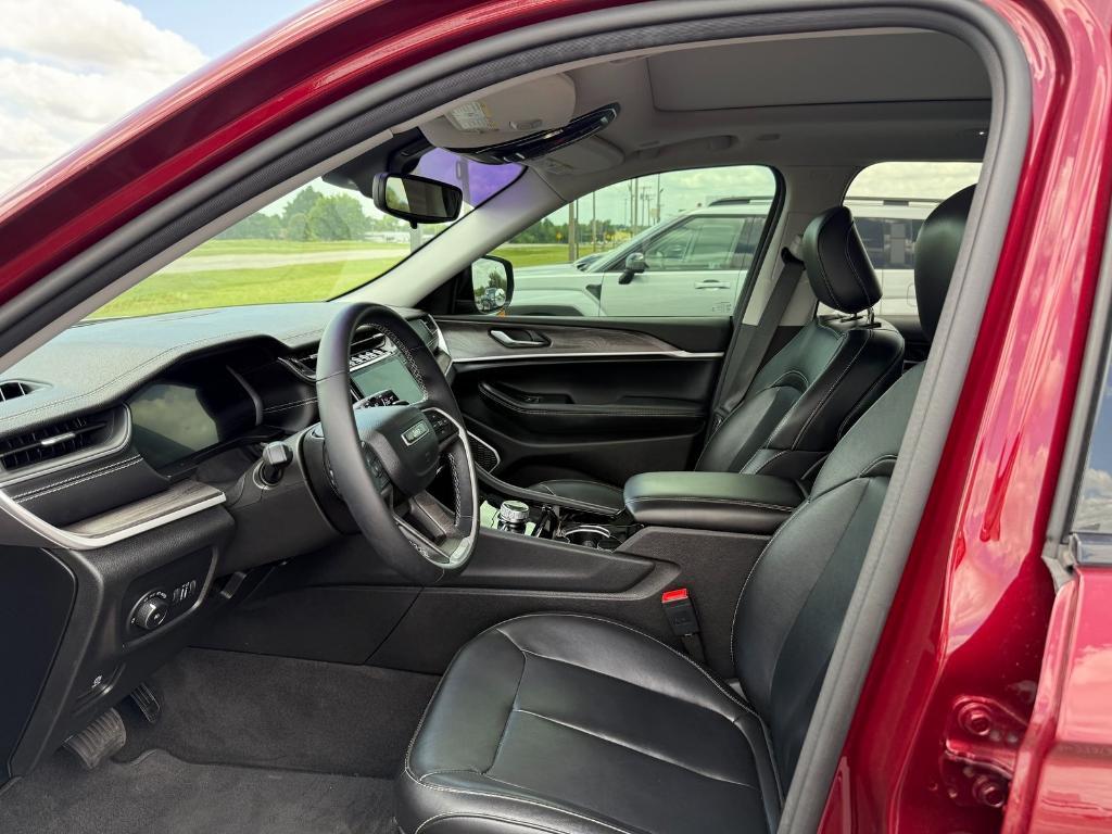 used 2022 Jeep Grand Cherokee car, priced at $31,976