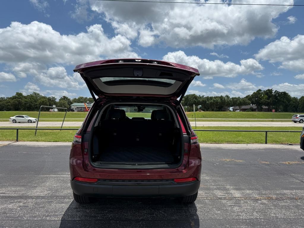 used 2022 Jeep Grand Cherokee car, priced at $31,976