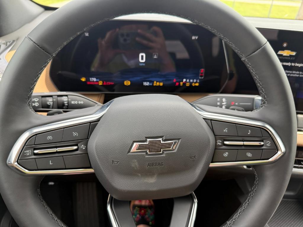 new 2025 Chevrolet Equinox car, priced at $36,883