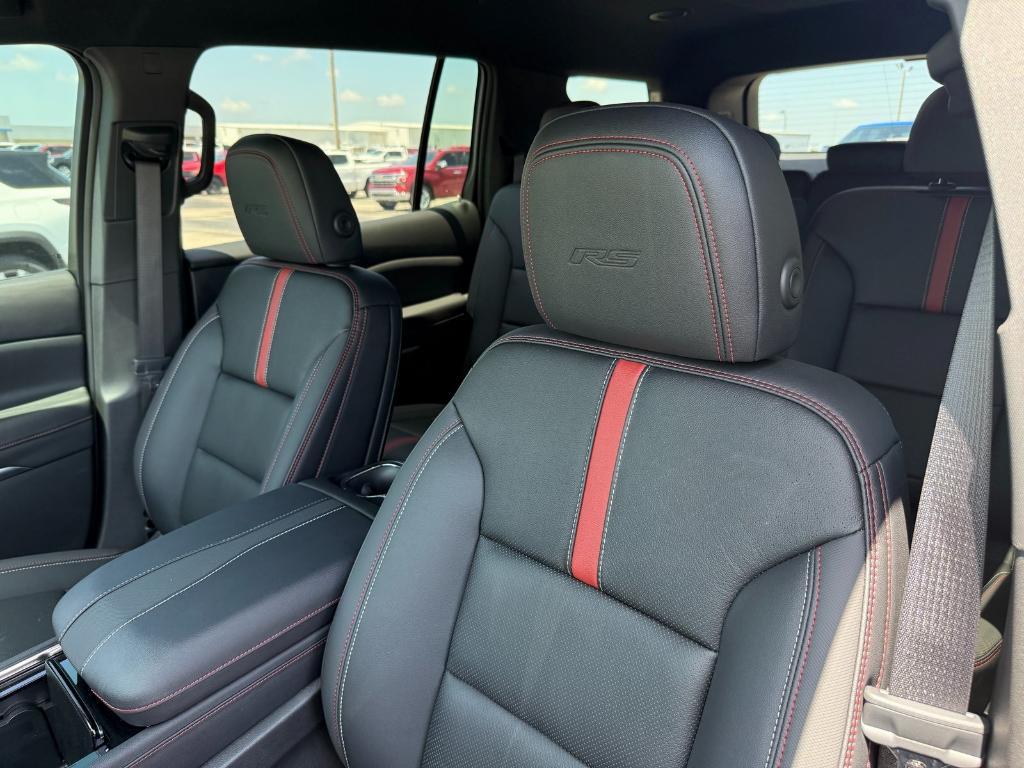 new 2025 Chevrolet Traverse car, priced at $58,019