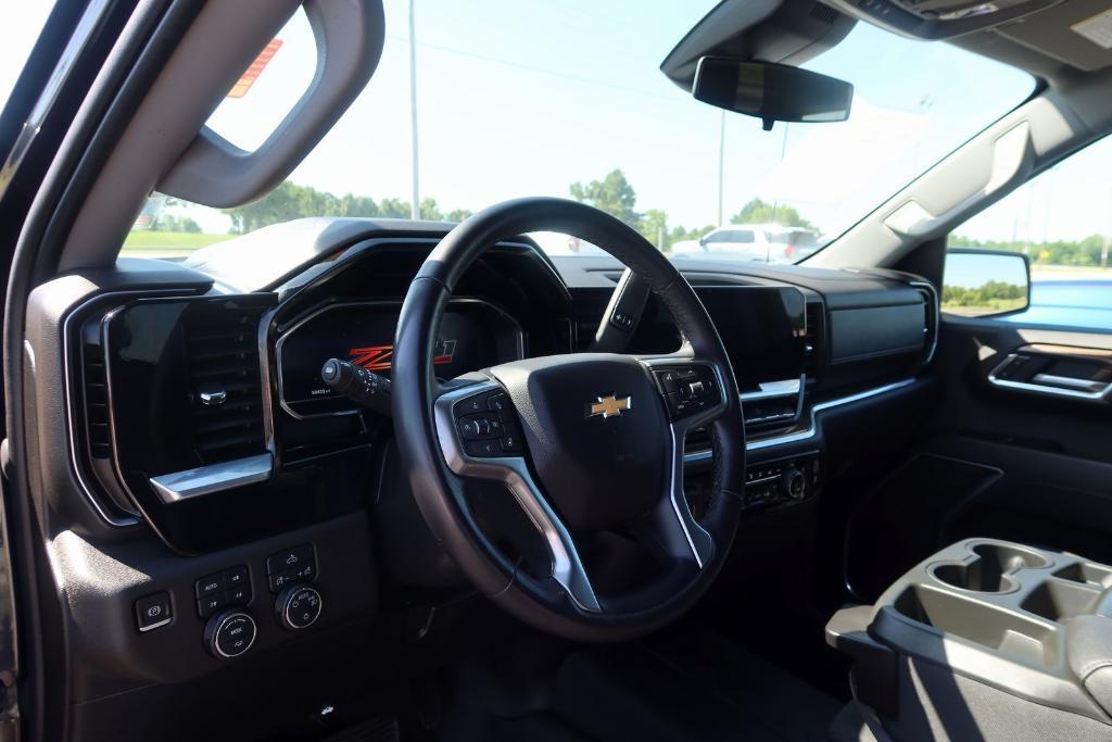 used 2022 Chevrolet Silverado 1500 car, priced at $40,586