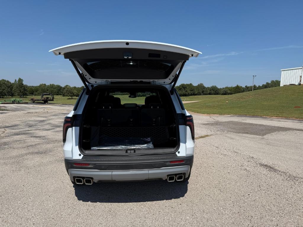 new 2026 Chevrolet Traverse car, priced at $44,468