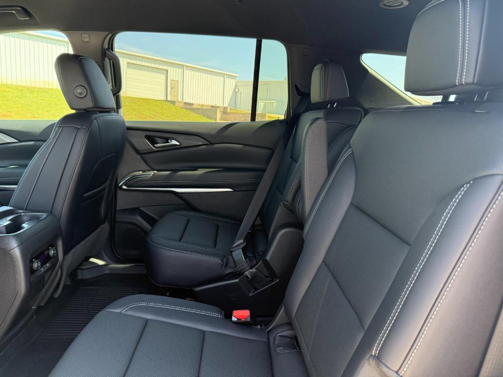 new 2026 Chevrolet Traverse car, priced at $44,468